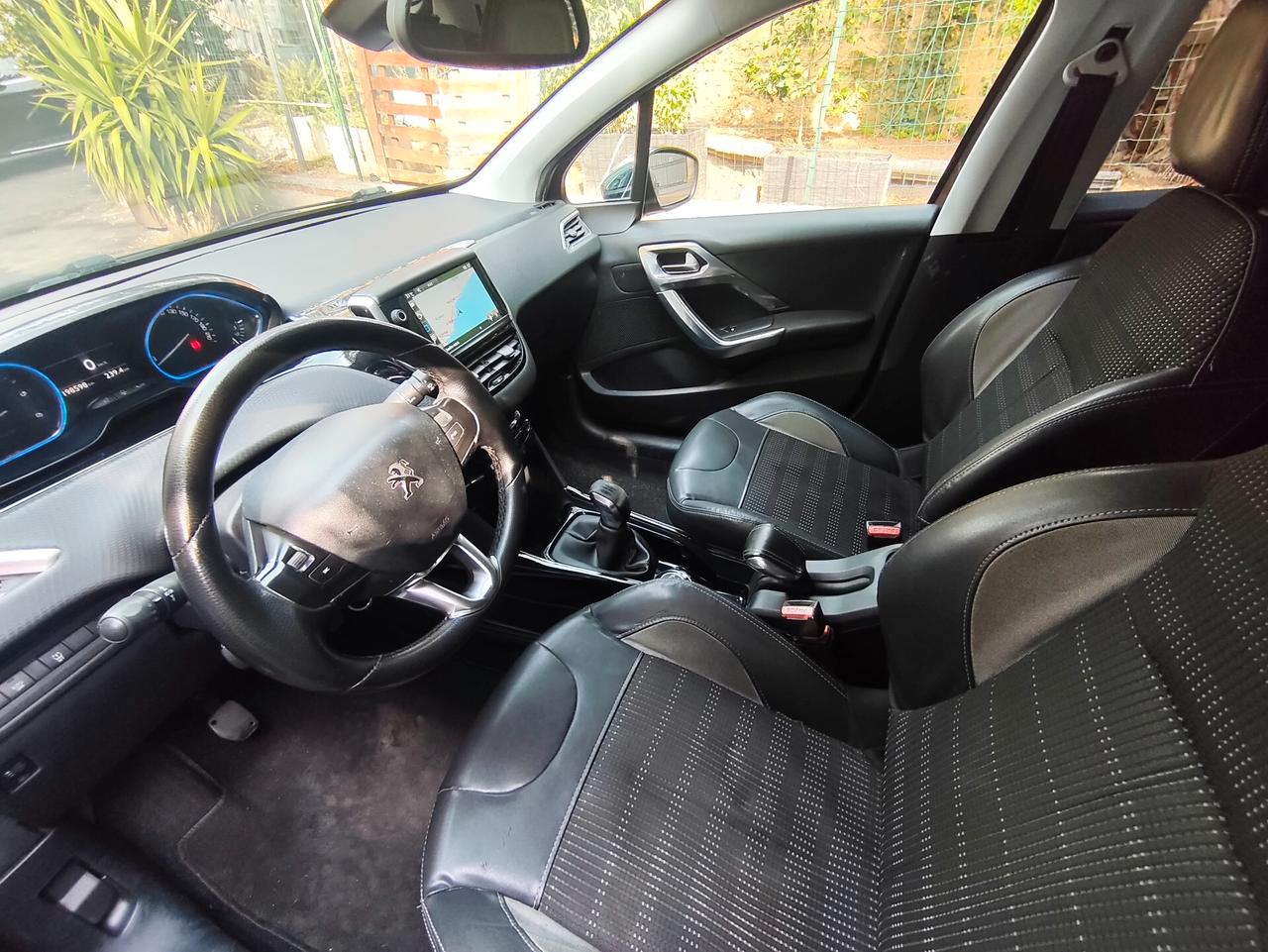 Peugeot 2008 1.6 e-HDi 92 CV Allure leggi