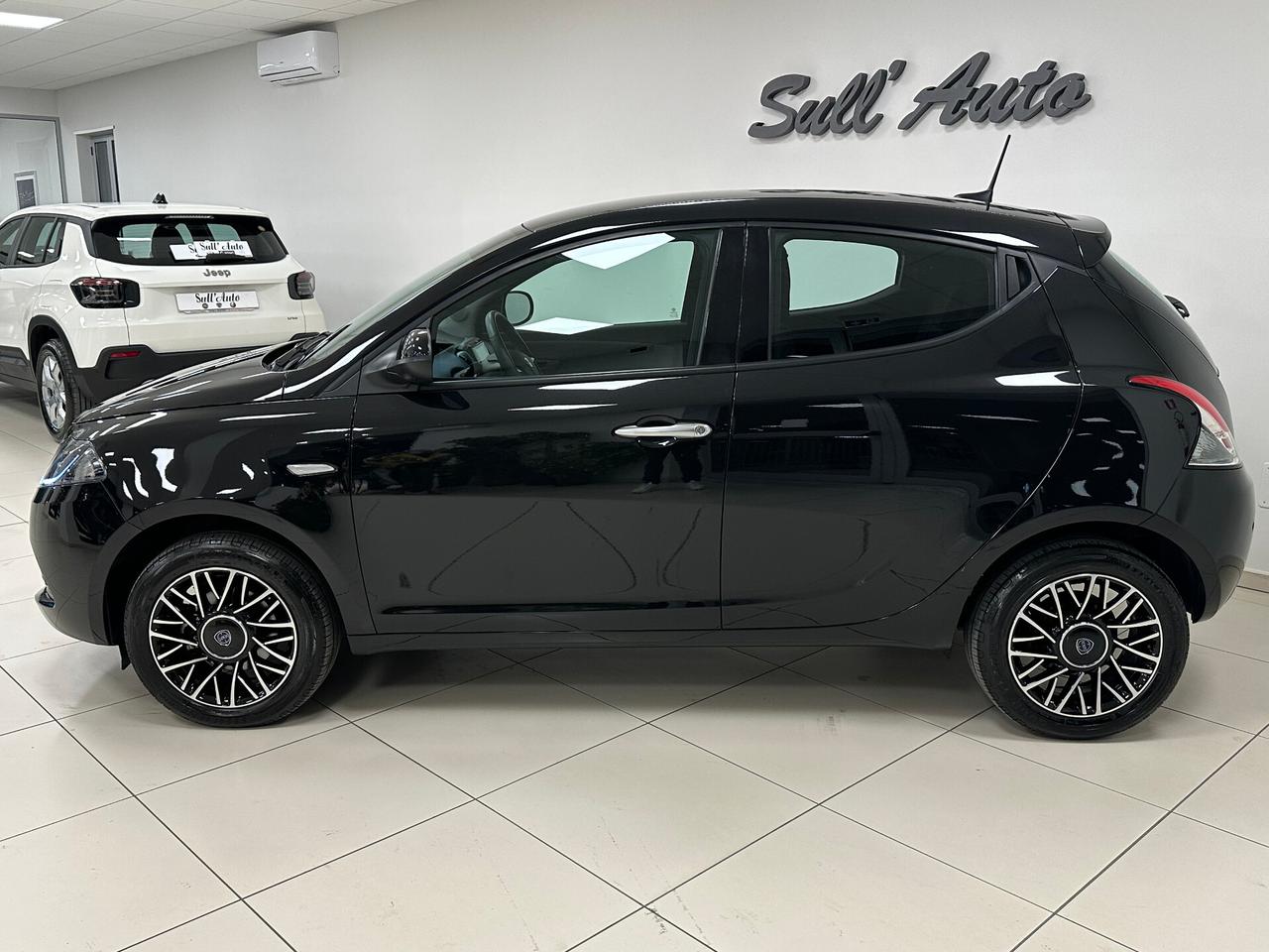 Lancia Ypsilon 1.0 Hybrid 70 CV Gold Plus 2024