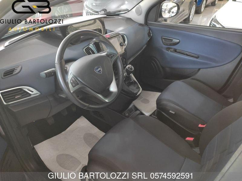 Lancia Ypsilon 1.0 FireFly 5 porte S&S Hybrid Platino