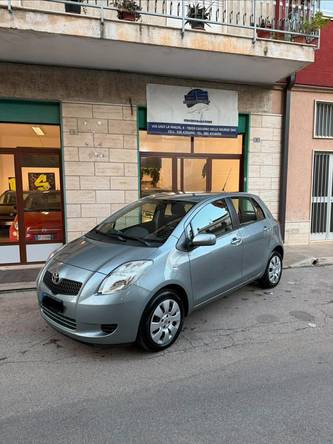 Toyota Yaris 1.0 5 porte