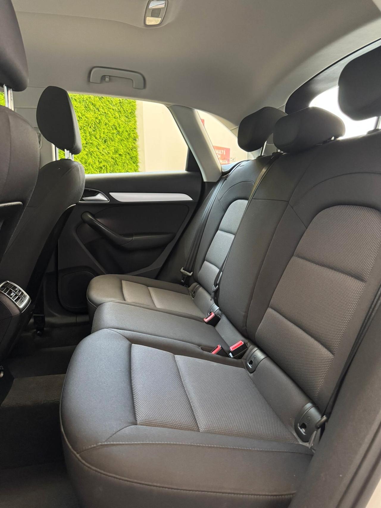 Audi Q3 2.0 TDI 150 CV Business