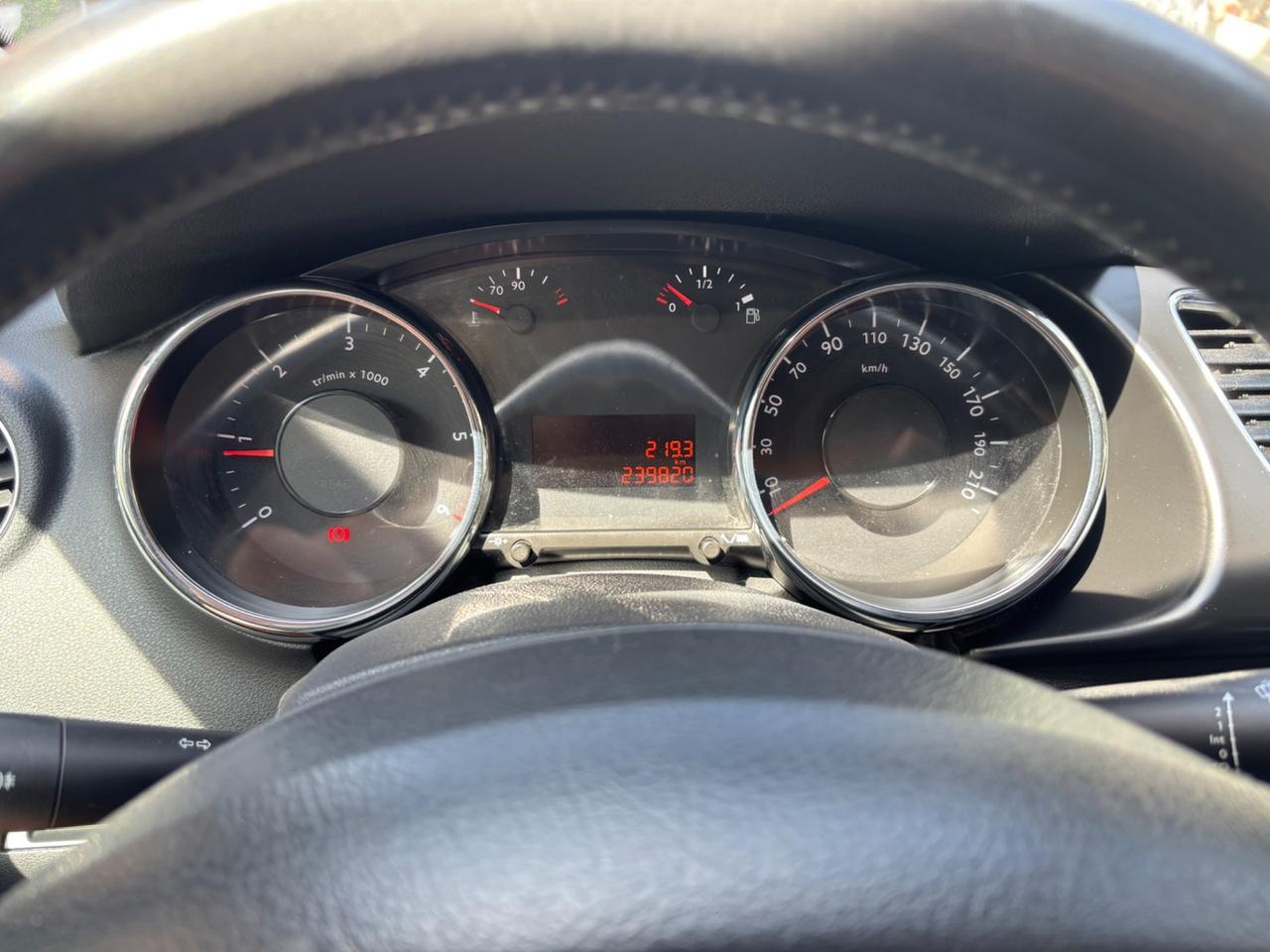 Peugeot 3008 1.6 HDi 114CV Business