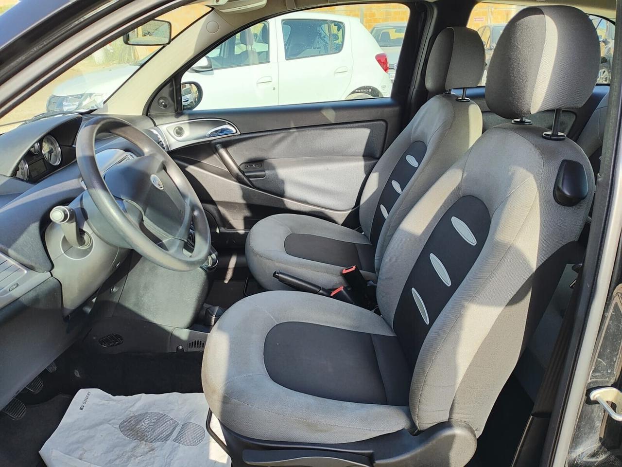 Lancia Ypsilon 1.2 Argento