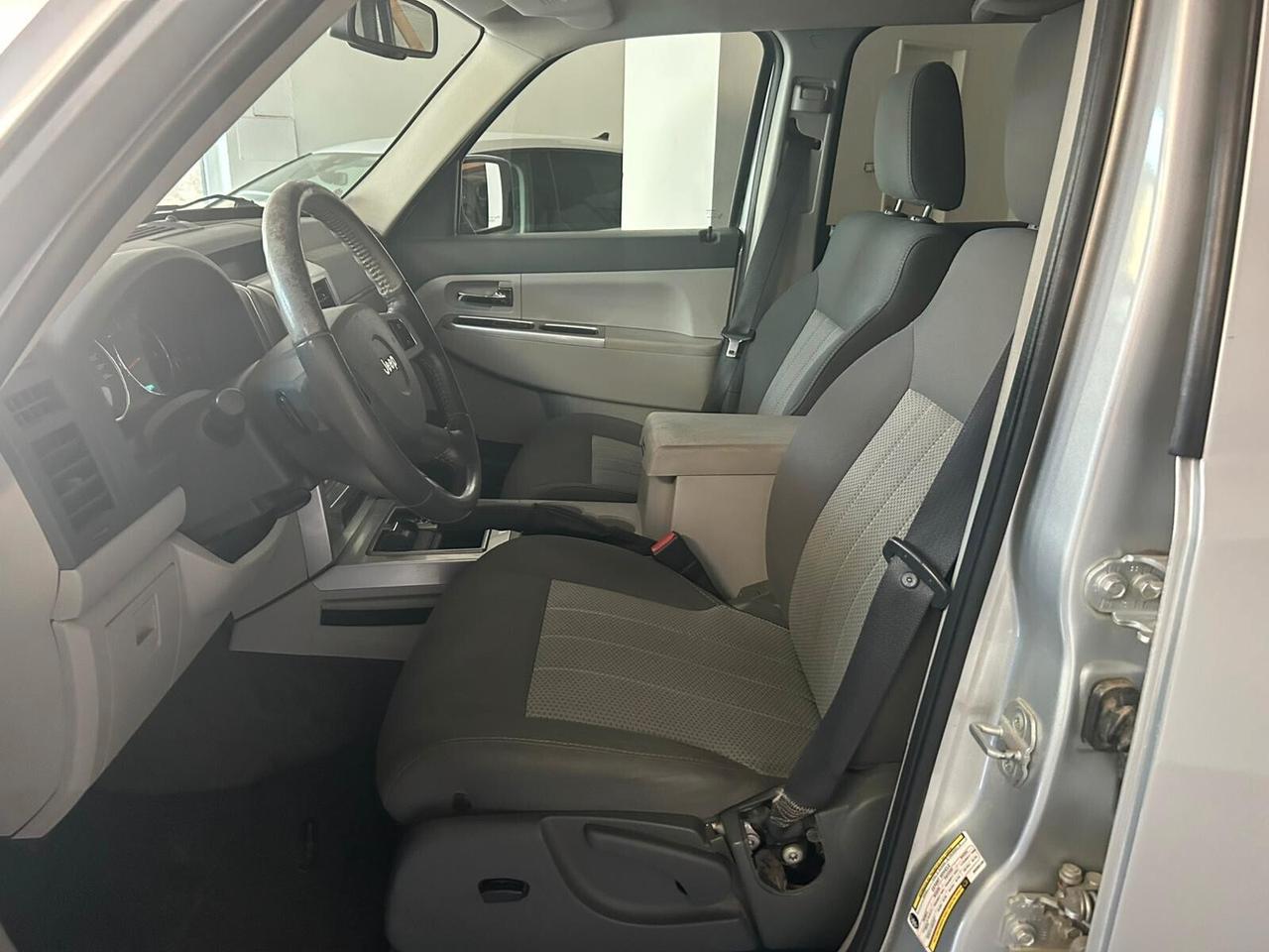 Jeep Cherokee 2.8 CRD DPF Limited Auto