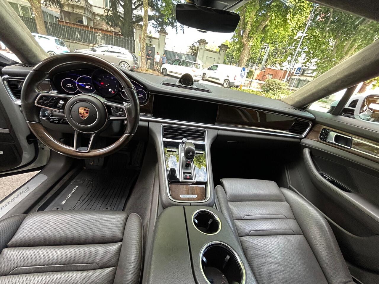 Porsche Panamera Sport Chrono