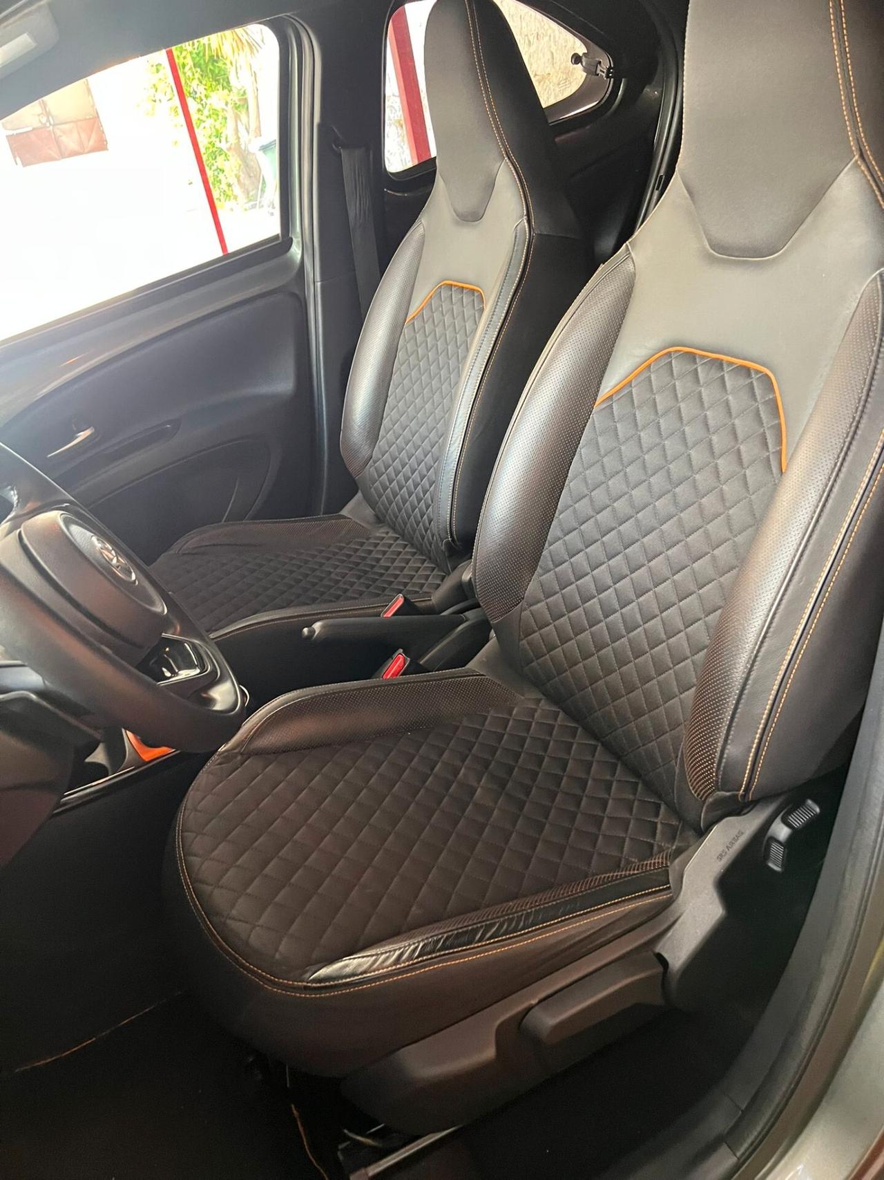 Toyota Aygo X 1.0 72cv AUTOMATICA Limited S-JBL