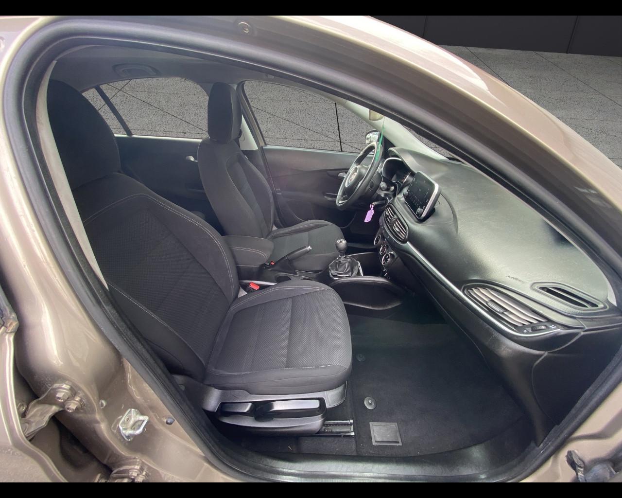 FIAT Tipo (2015-->) - Tipo 1.6 Mjt S&S 5 porte Easy