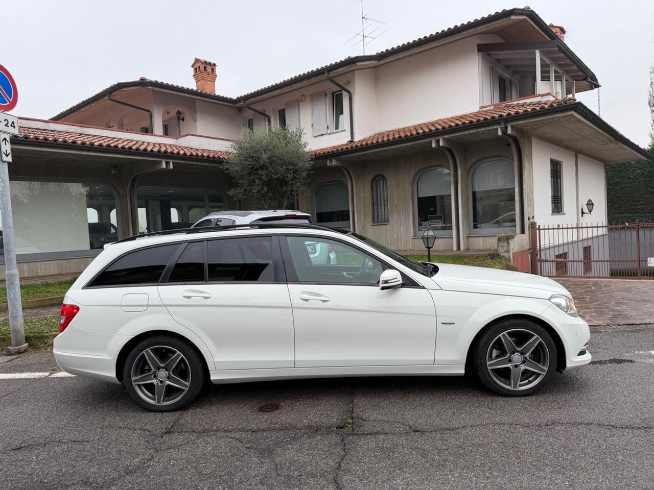 Mercedes-benz C 220 CDI BlueEFFICIENCY Avantgarde