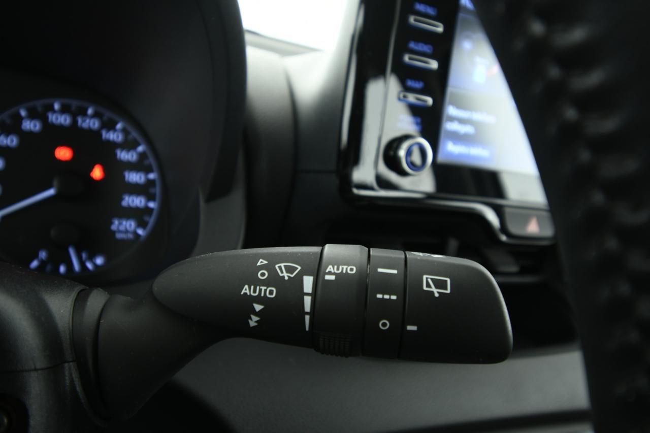 TOYOTA Yaris 1.5h Business CAMERA+ACC+APP CONNECT+NEOPATENTATI