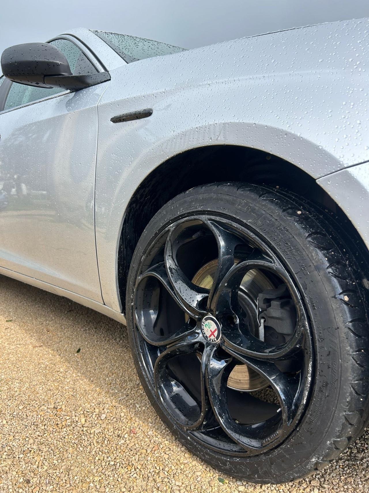 Alfa Romeo Giulietta 2.0 JTDm-2 140 CV Distinctive-2011