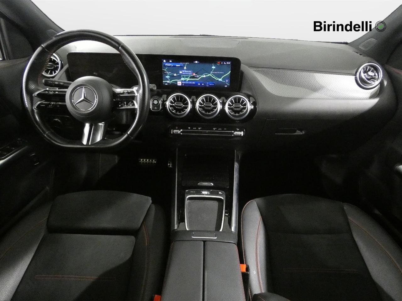 Mercedes-Benz GLA (H247) - GLA 200 d Automatic AMG Line Premium