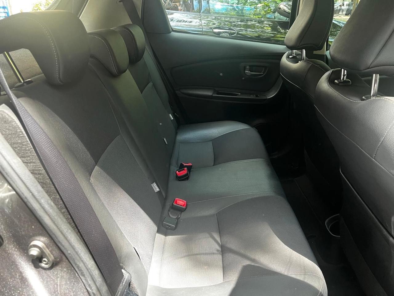 Toyota Yaris 1.0 5 porte Lounge