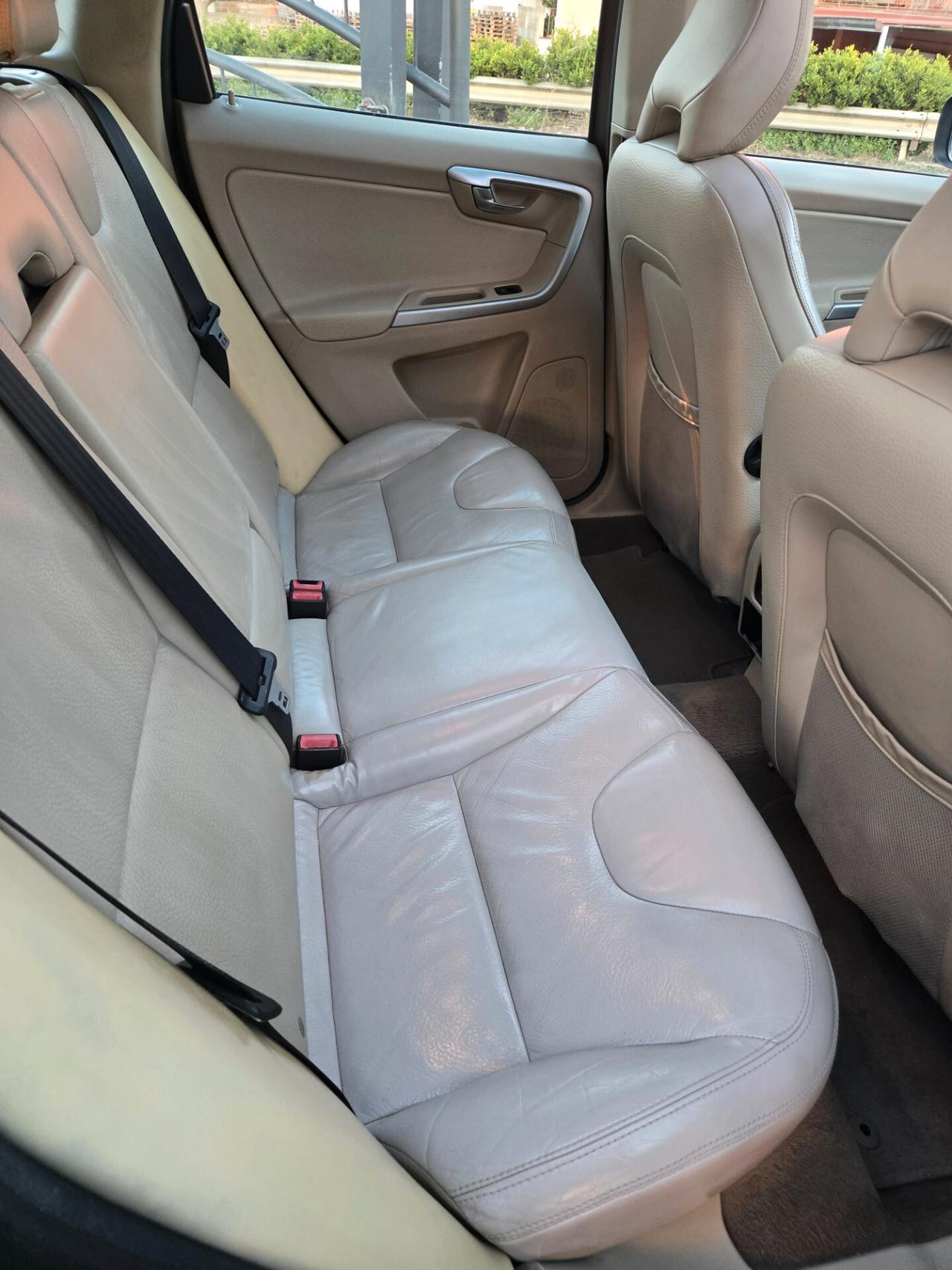 Volvo XC 60 XC60 D5 AWD Momentum