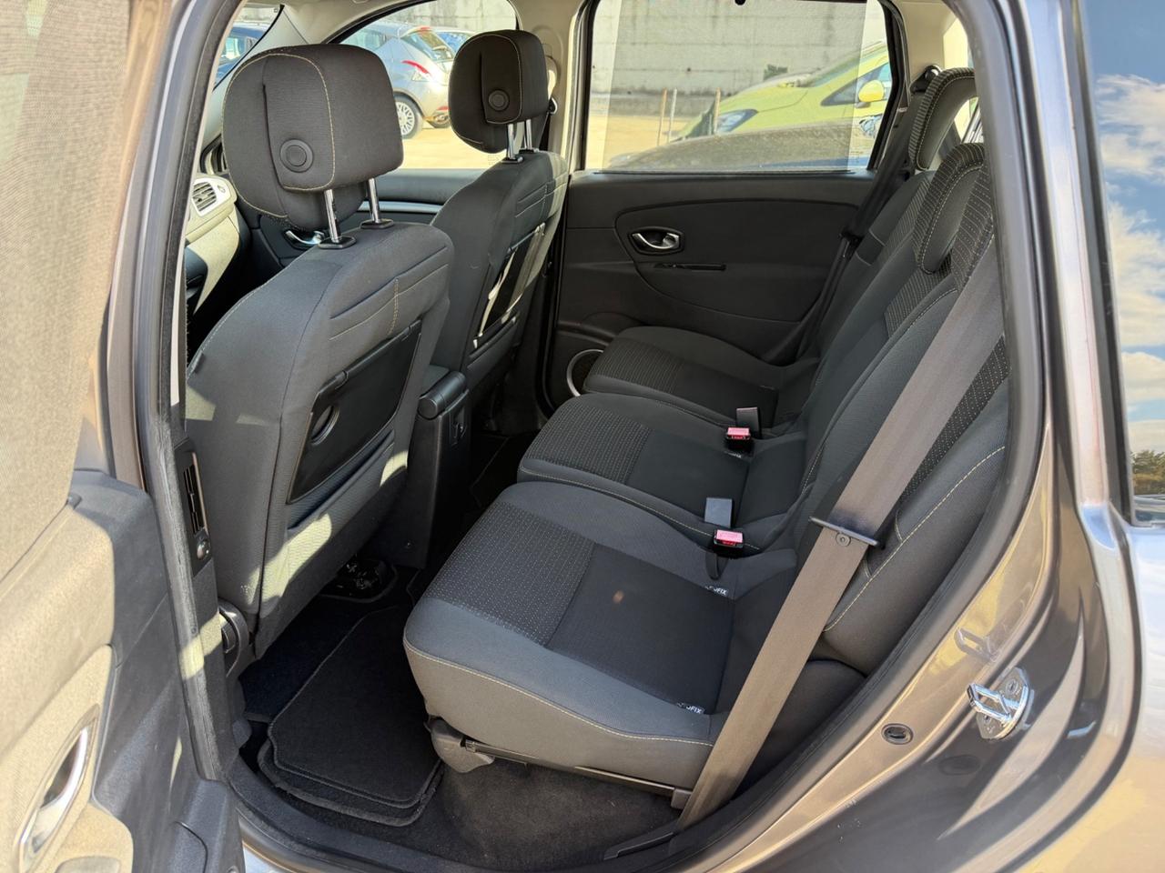 Renault SCENIC XMOD 1.5dCi 110CV