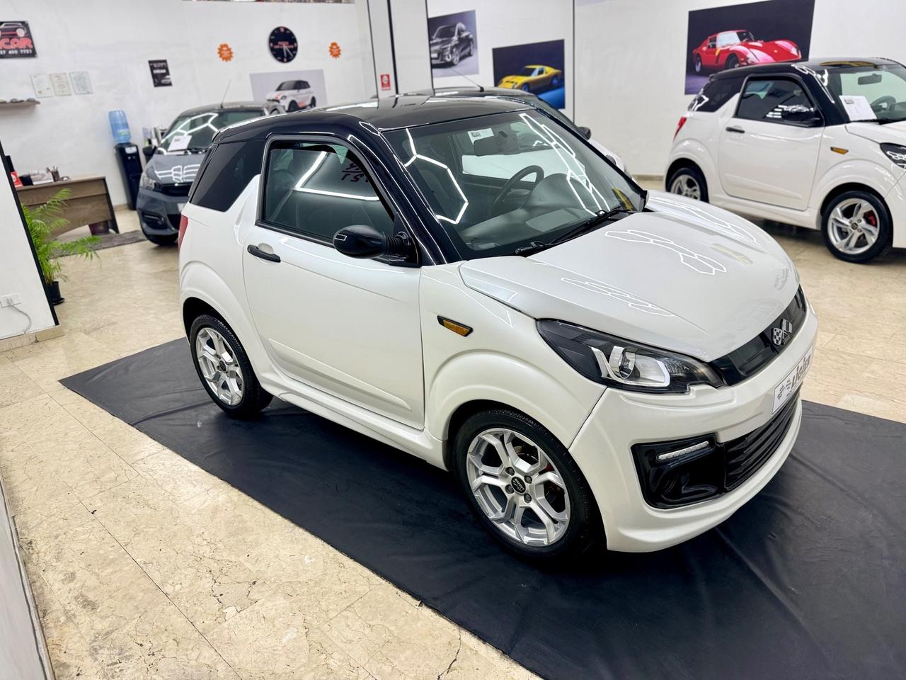 Ligier JS 50 Black & White