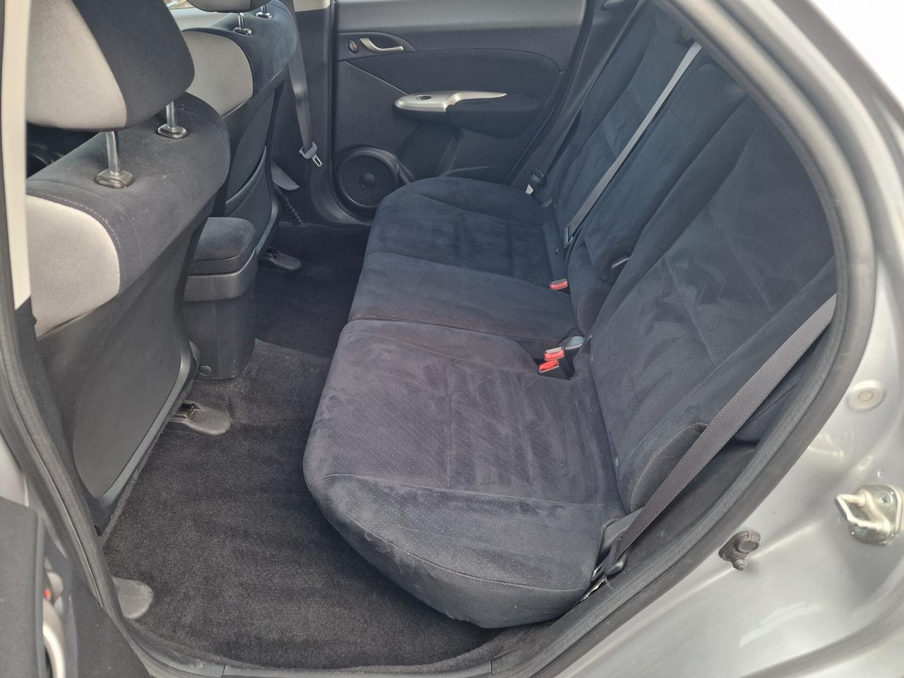 Honda Civic 1.8 i-VTEC 5p Sport