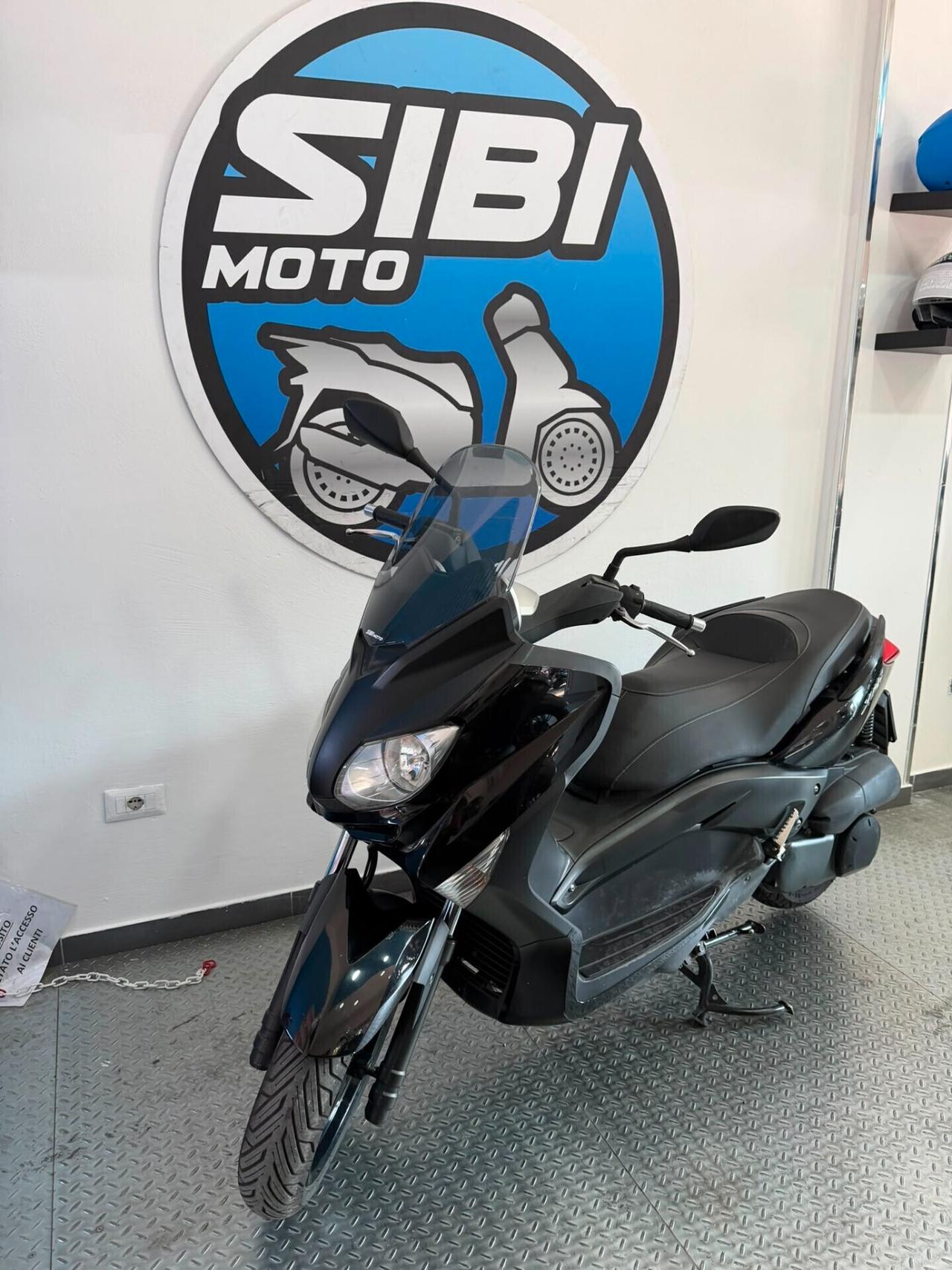 Yamaha X-Max 250