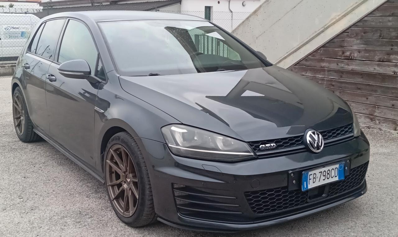 Volkswagen Golf GTD 2.0 TDI DSG 184 CV