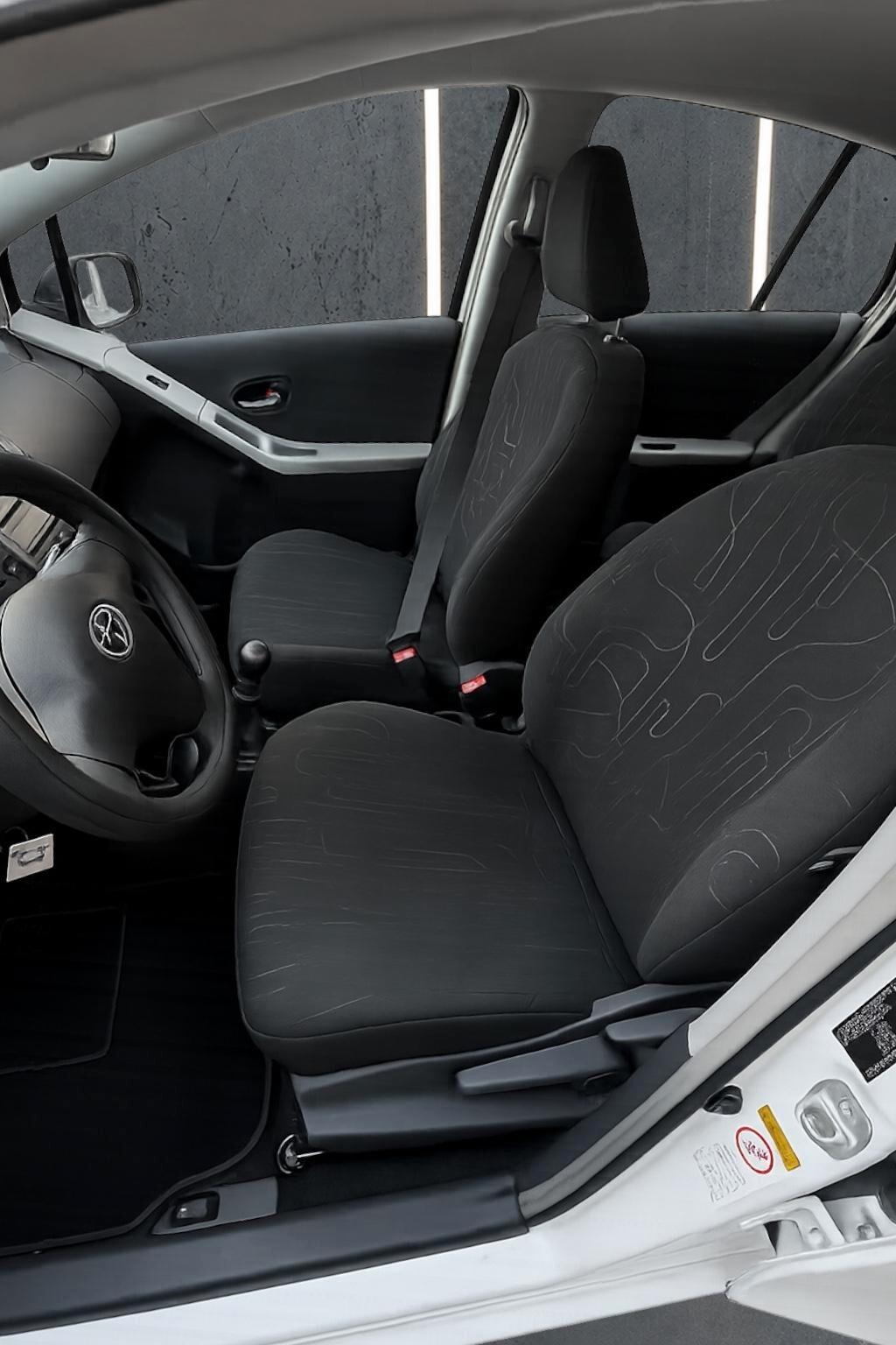 Toyota Yaris 1.0 5 porte Luxury pack