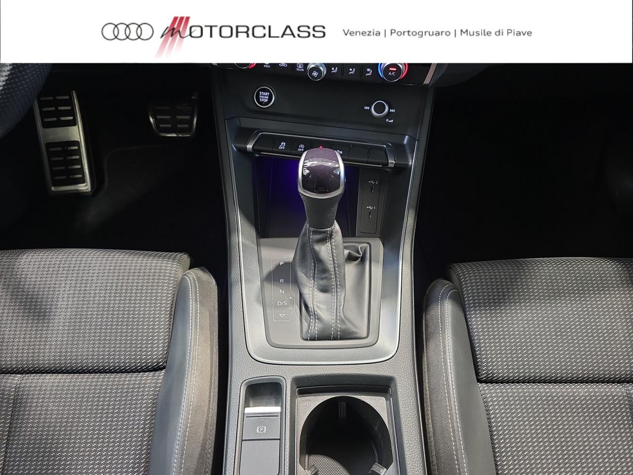 Audi Q3 35 2.0 tdi s line edition s tronic