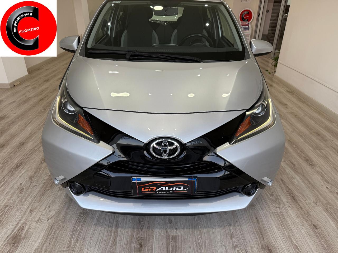 Toyota Aygo 1.0 VVT-i 69 CV 5 porte x-cite Neopatentati