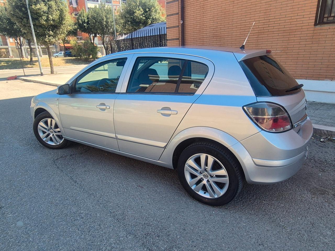 Opel Astra 1.7 CDTI 125CV 5 porte Enjoy anno 08