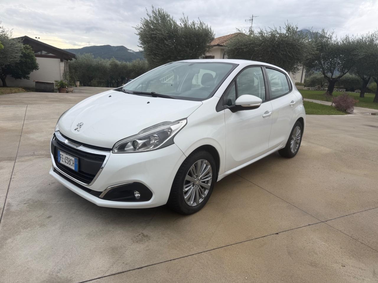 Peugeot 208 BlueHDi 75 5 porte Allure