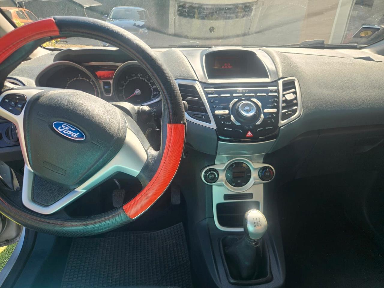 Ford Fiesta 1.4 TDCi 68CV 3 porte Titanium