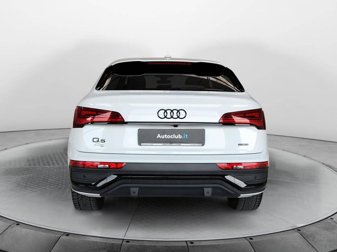 Audi Q5 Sportback 40 tdi mhev Identity Black Quattro