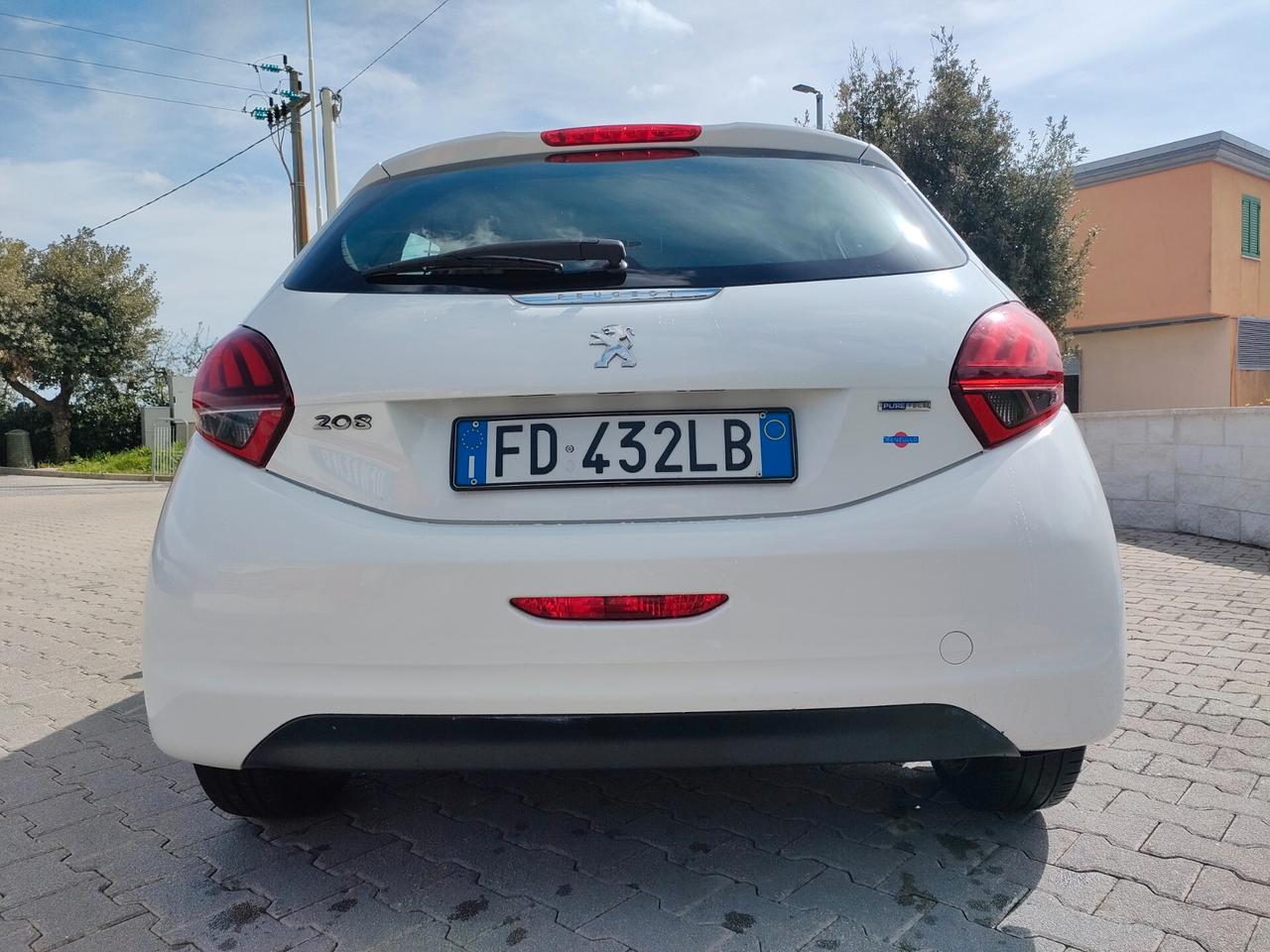 Peugeot 208 OK NEOPATENTATI