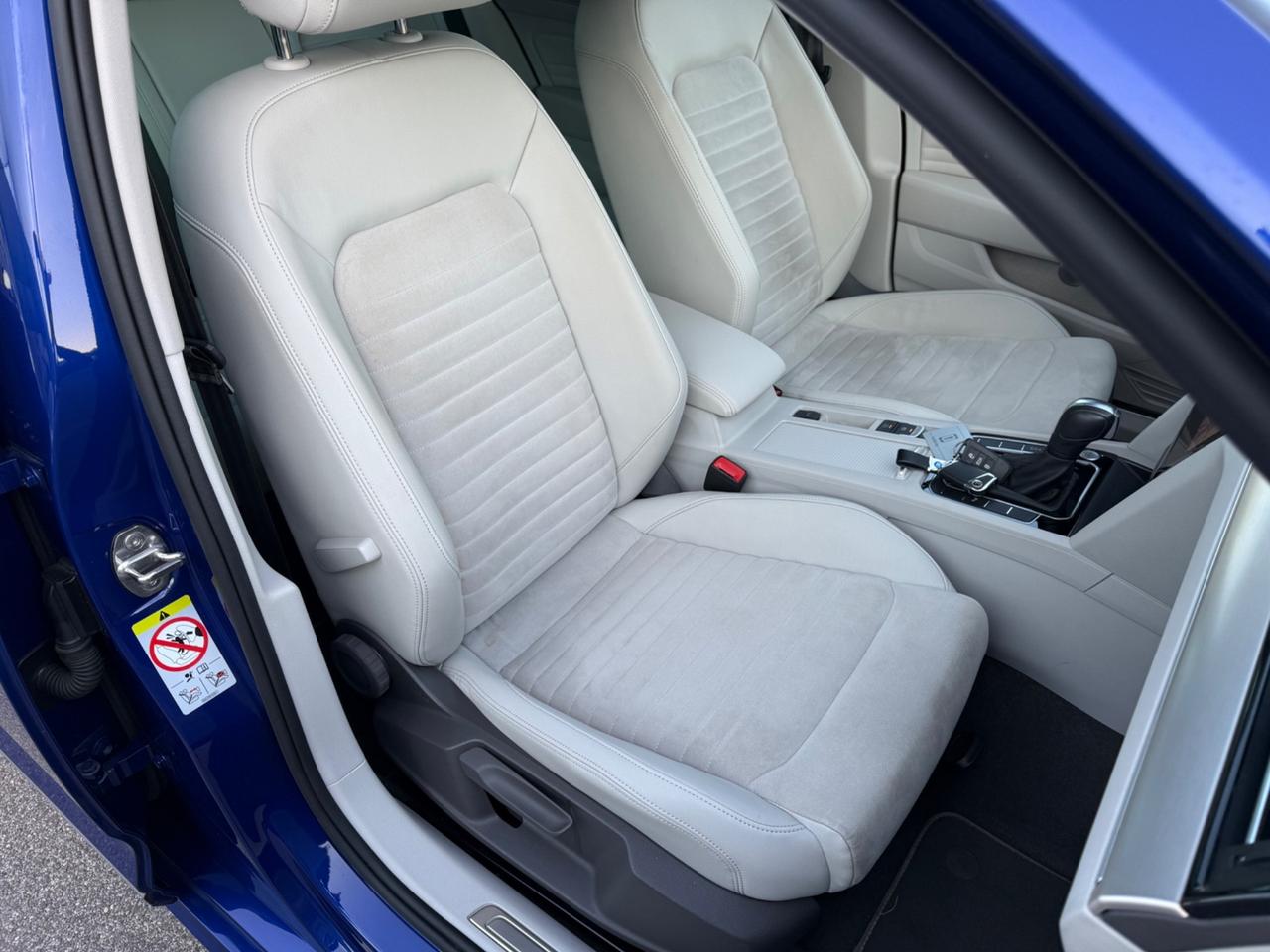 Volkswagen Passat Sw R LINE 2.0 200 CV DSG Executive