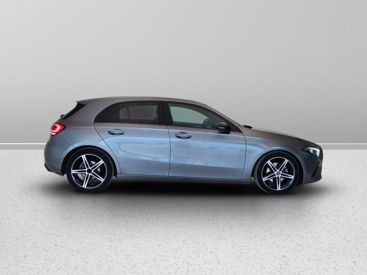 Mercedes-Benz Classe A - W177 2018 - A 180 d Sport auto