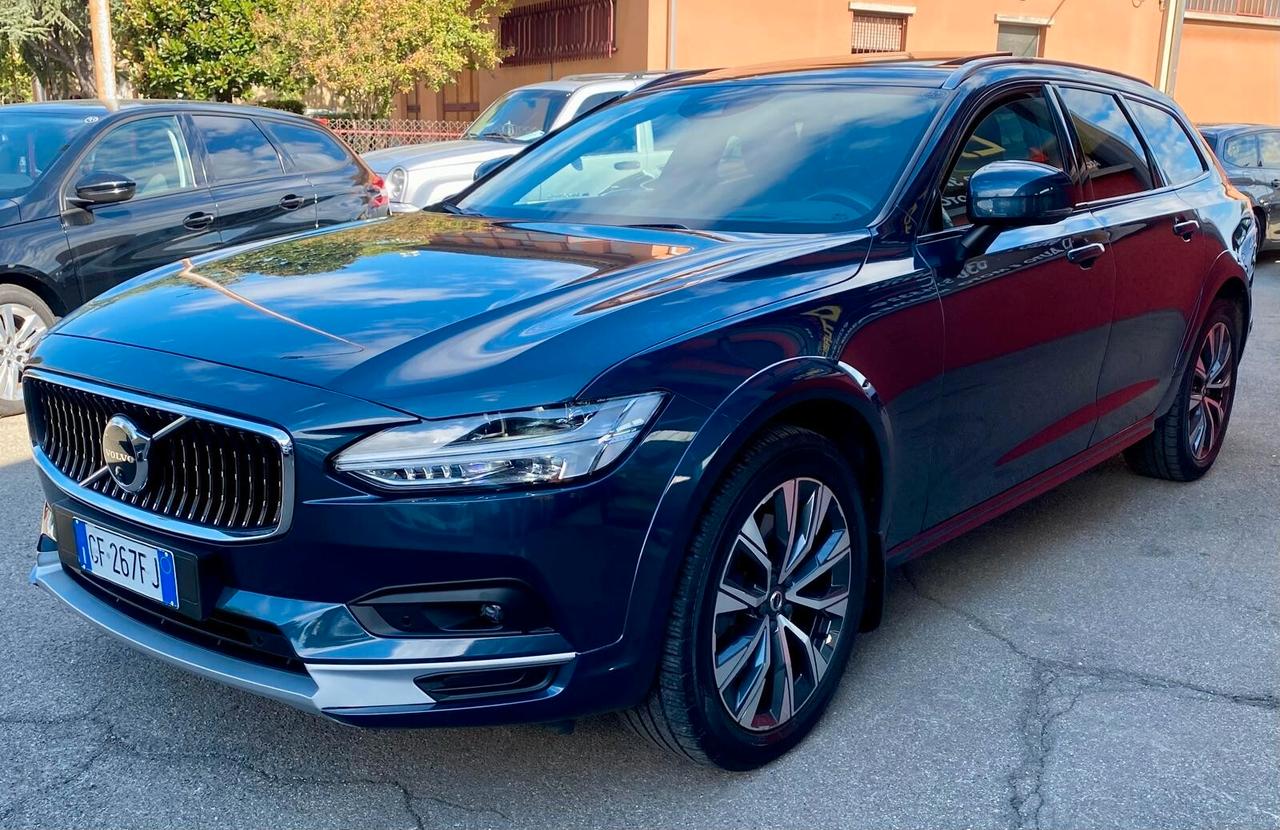 VOLVO V90 CROSS COUNTRY B4 (d) AWD 2.0 (197CV) - VIRTUAL COCKPIT, TETTO PANORAMICO, PELLE TOTALE