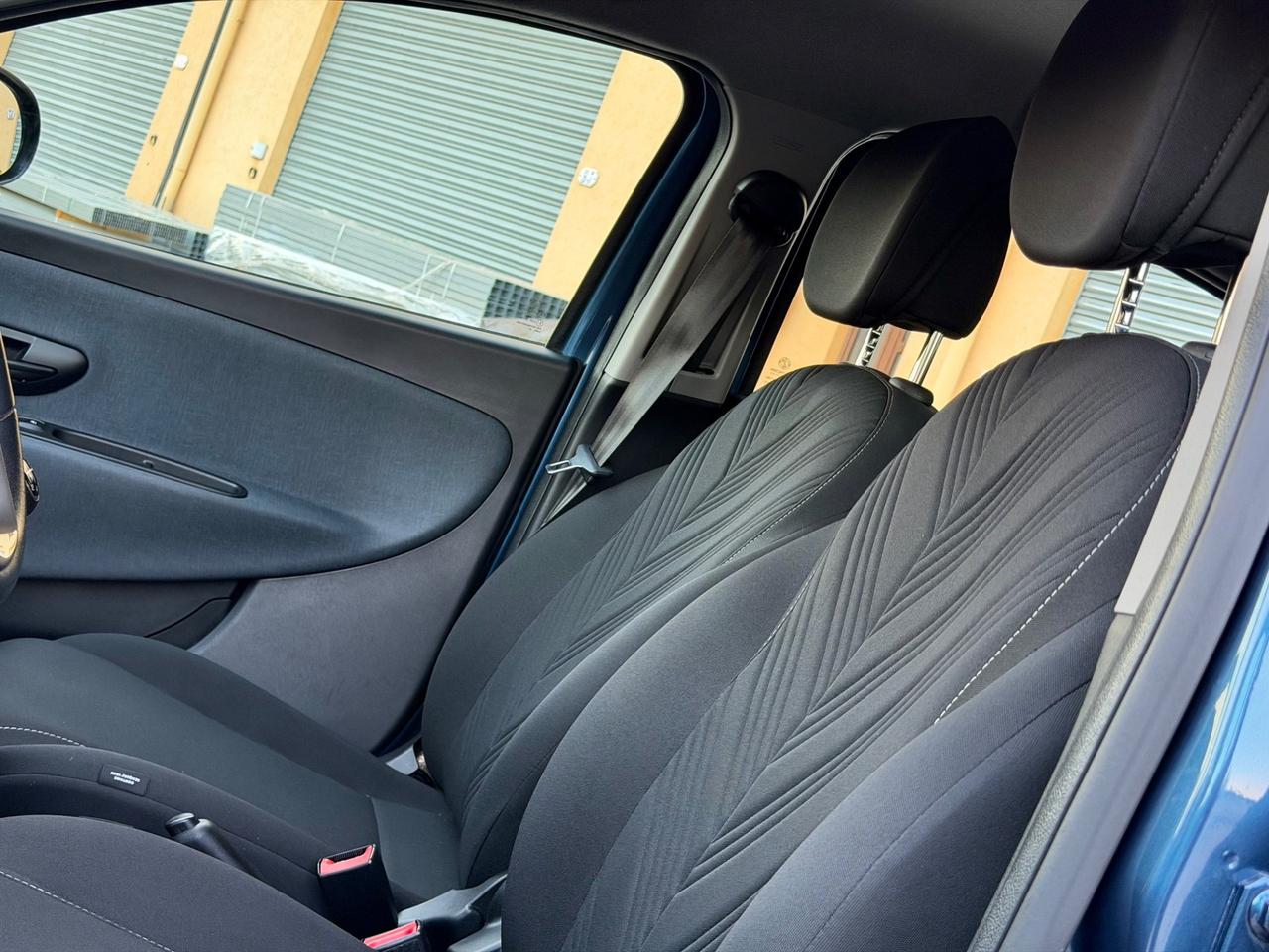 Lancia Ypsilon 1.0 FireFly 70cv Hybrid 2023 - 31.000KM