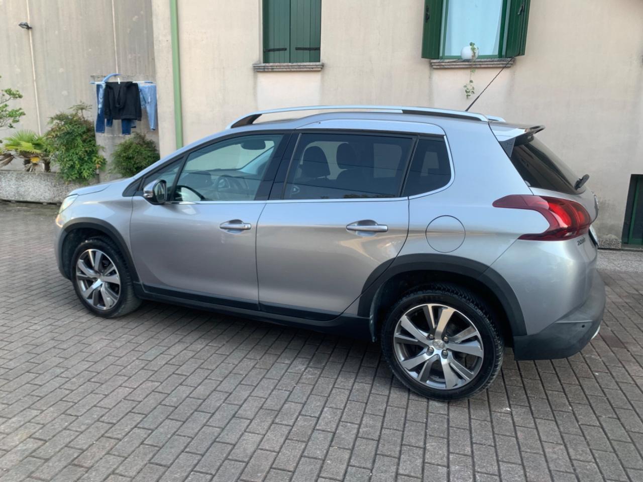 Peugeot 2008 BlueHDi 100 Allure