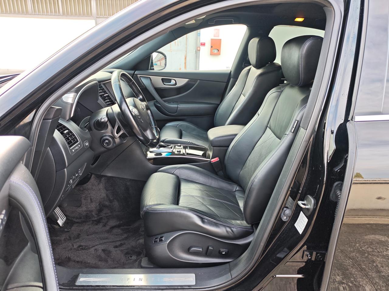 Infiniti QX70 3.0 diesel V6 AT S