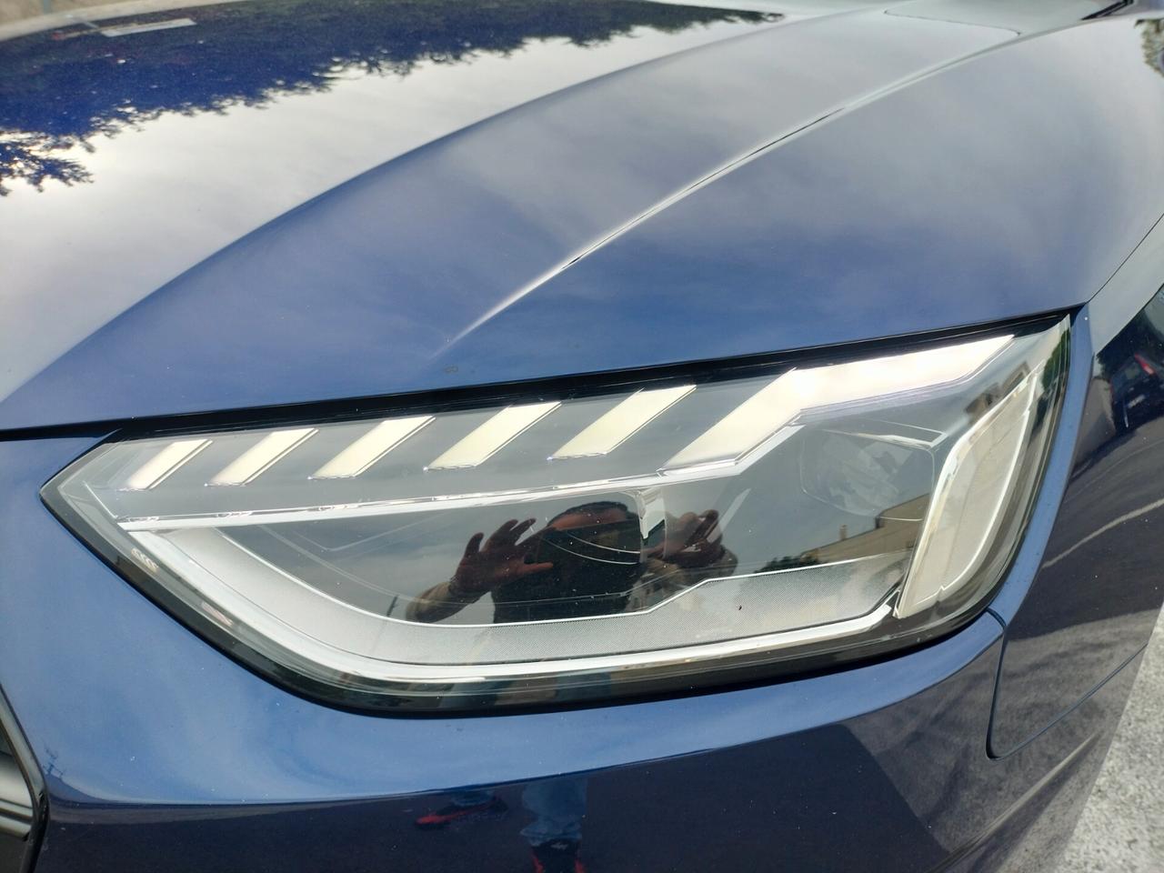 Audi A4 40 TDI S tronic line edition