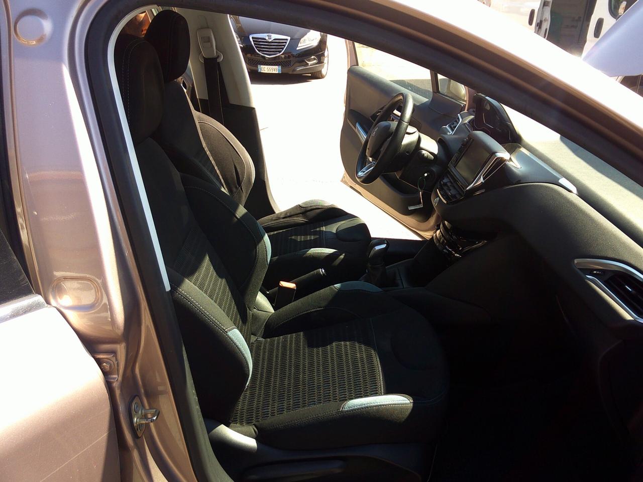 Peugeot 208 1.4 HDi 68 CV 5 porte Allure 2013