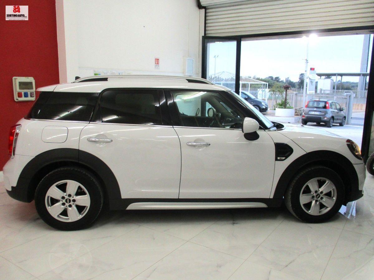 MINI Countryman One D Business 116cv-2019 KM75000