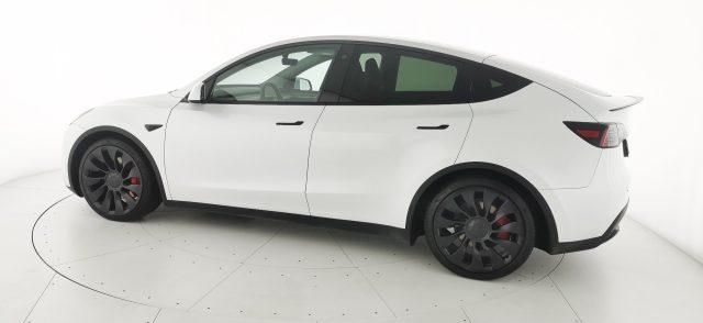 TESLA Model Y Performance Dual Motor AWD -con Autopilot avanzato
