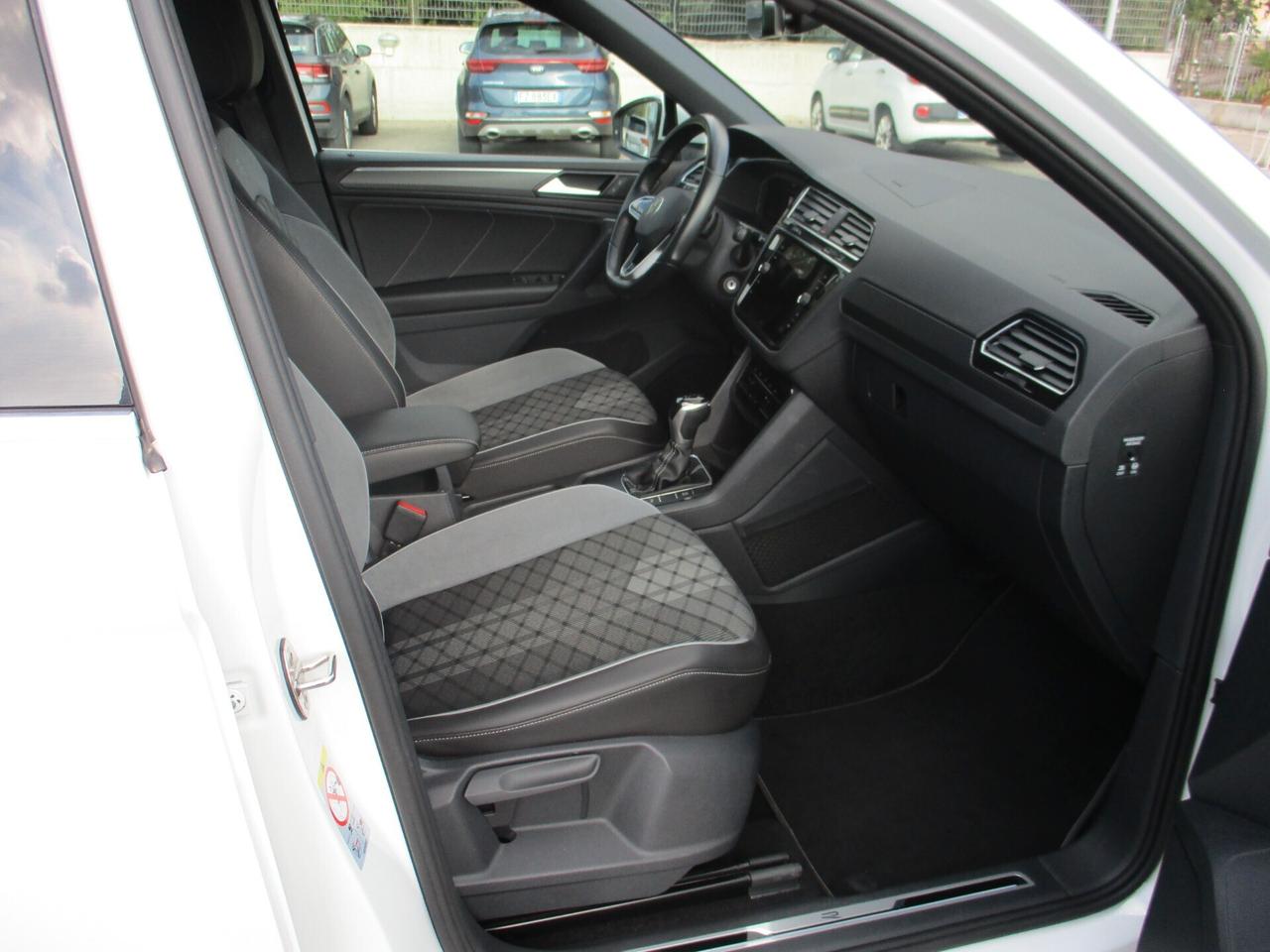 Volkswagen Tiguan 2.0 TDI 150 CV SCR DSG R-Line