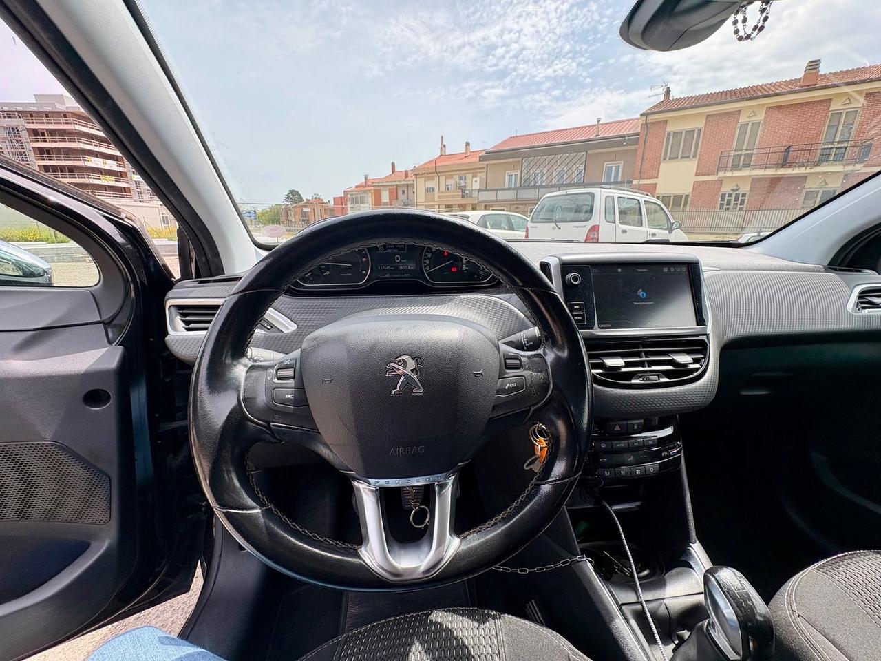 Peugeot 208 Allure 1.6 Blue HDI 75 #10654