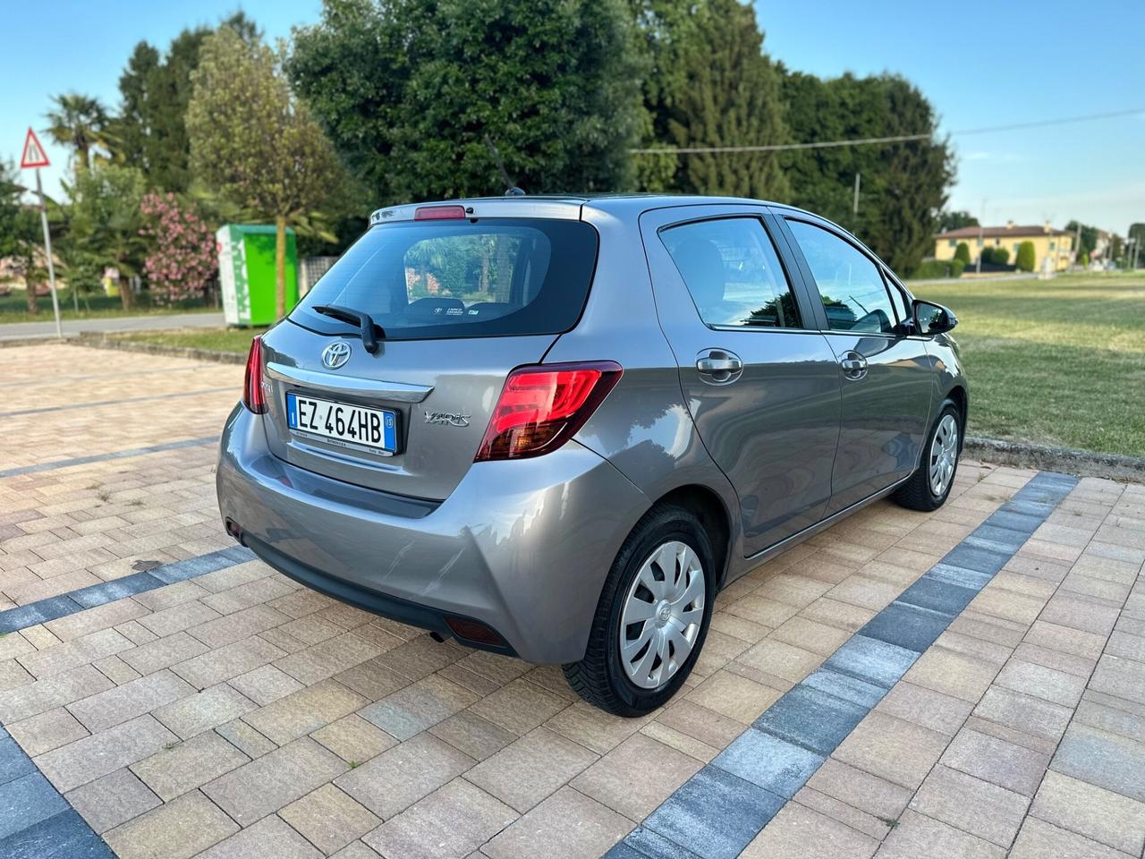 Toyota Yaris 1.0 5 porte Lounge NEOPATENTATI