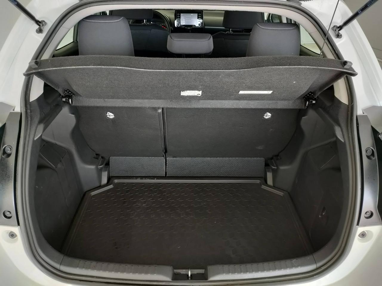 TOYOTA Yaris IV 2020 - Yaris 1.5h Active