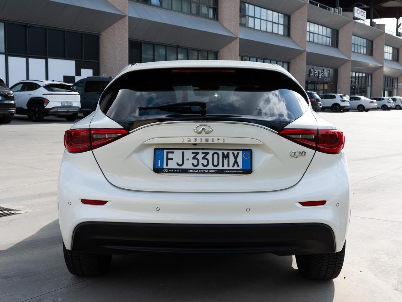 Infiniti Q30 1.5 diesel DCT Business Executive
