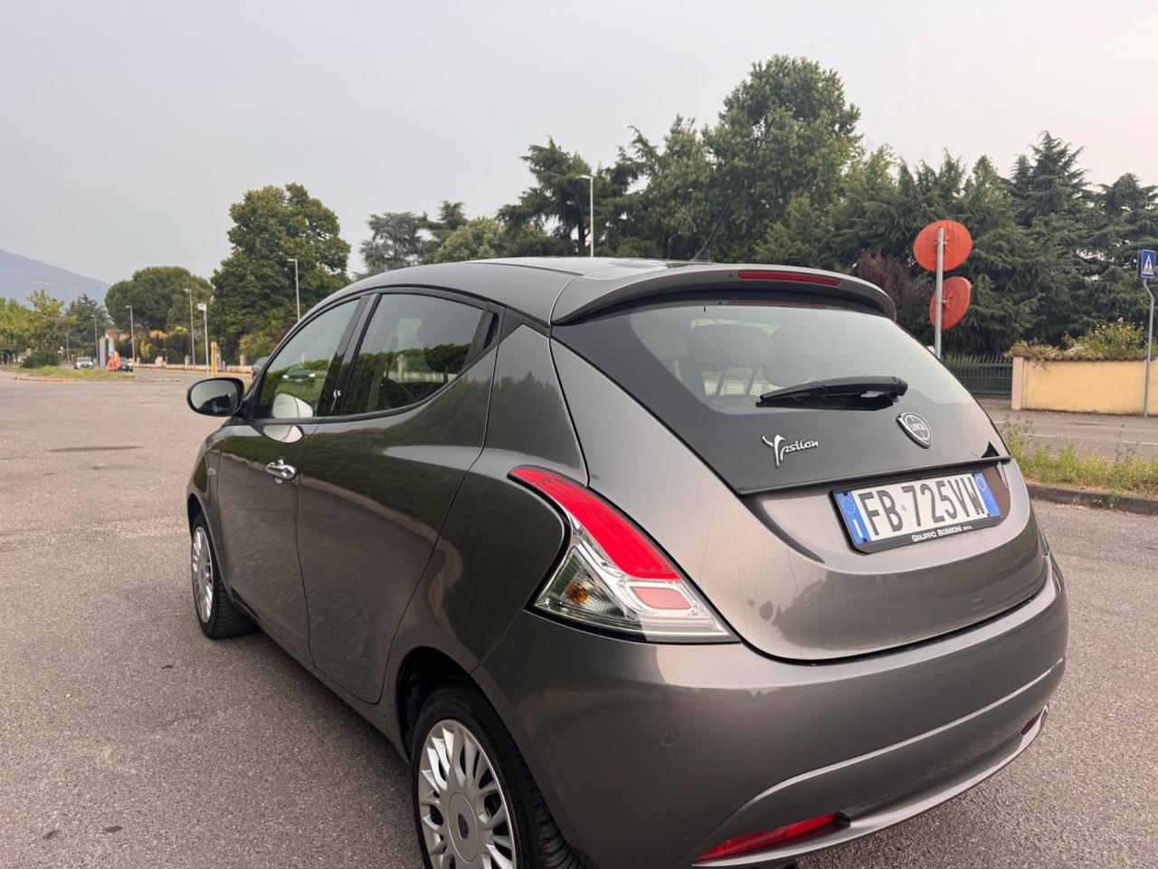 Lancia Ypsilon 1.2 benzina, euro 6b, anno 2016, ok neopatentati!
