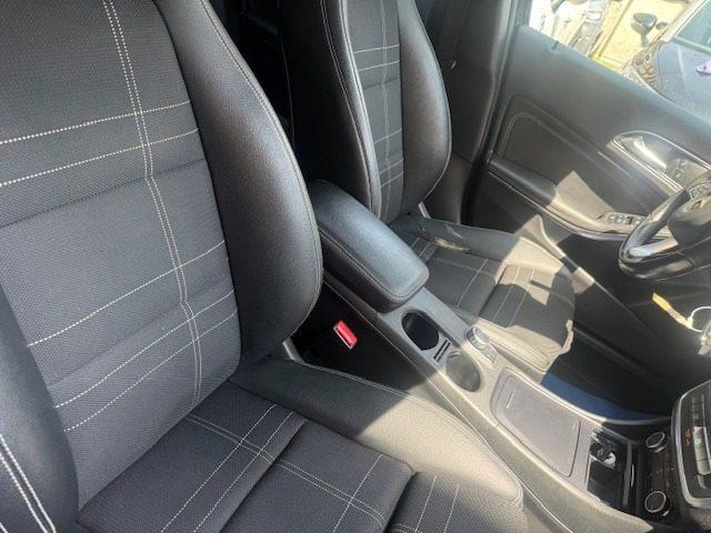 MERCEDES-BENZ GLA 200 d Automatic Premium