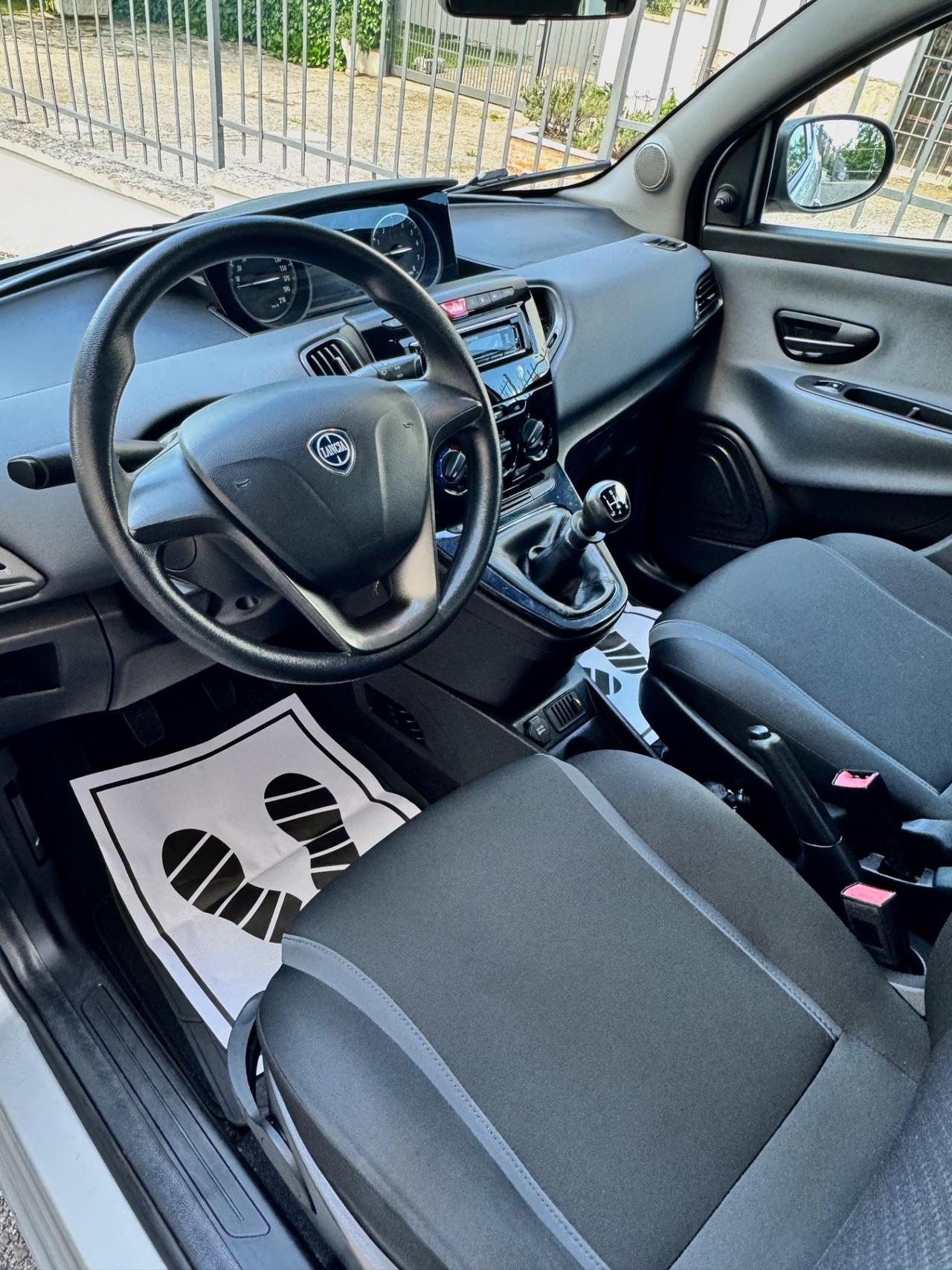 LANCIA YPSILON ECOCHIC 1.2 GPL PARI AL NUOVO