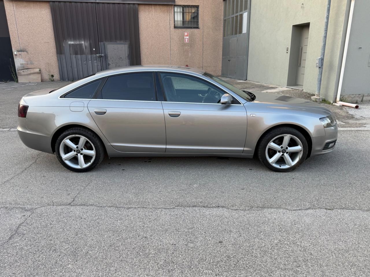 Audi A6 2.4 V6. G p L