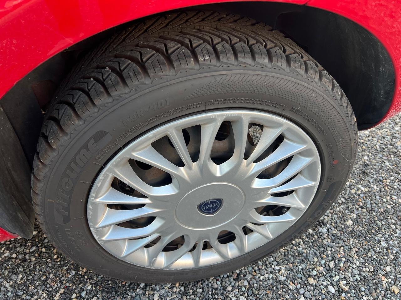 Lancia Ypsilon 1.2 69 CV 5 porte Mya